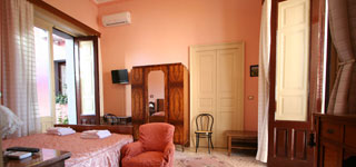 Pink room of b&b Acireale Mare